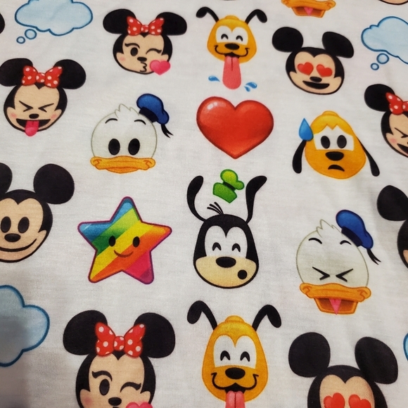 NWT Disney Store World of Disney Emoji Nightshirt Girl's Nightgown 5/6 - Picture 3 of 7